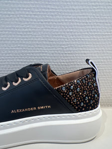 WEMBLEY WOMAN BLACK