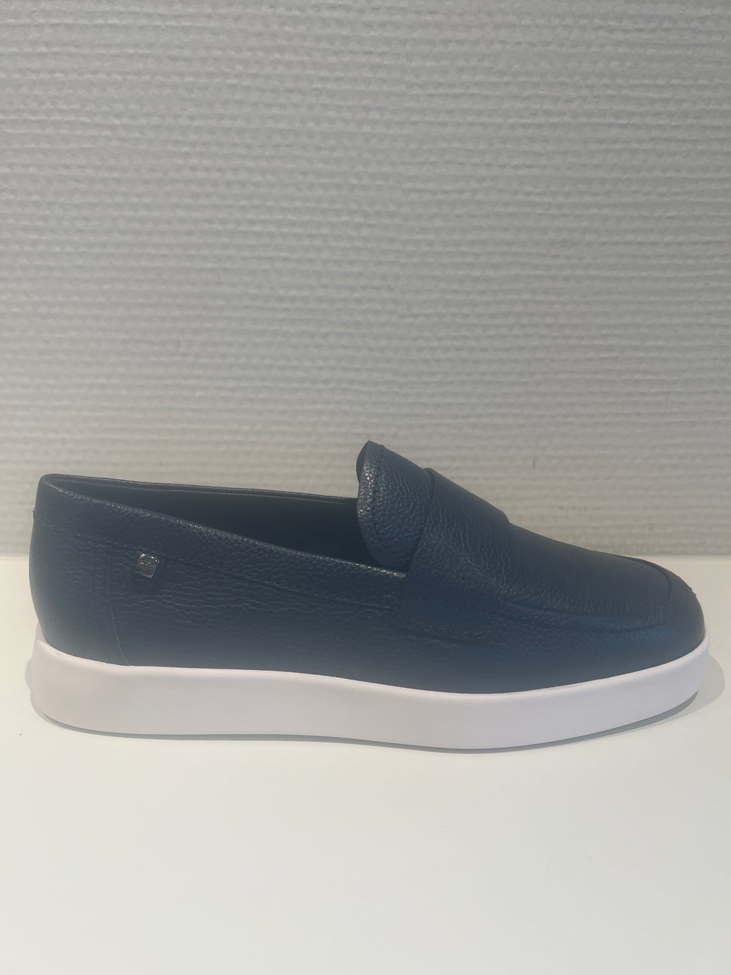 BLUE LOAFER