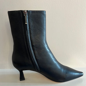NEGRO LEATHER
