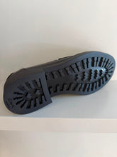 Afbeelding in Gallery-weergave laden, LOREN
