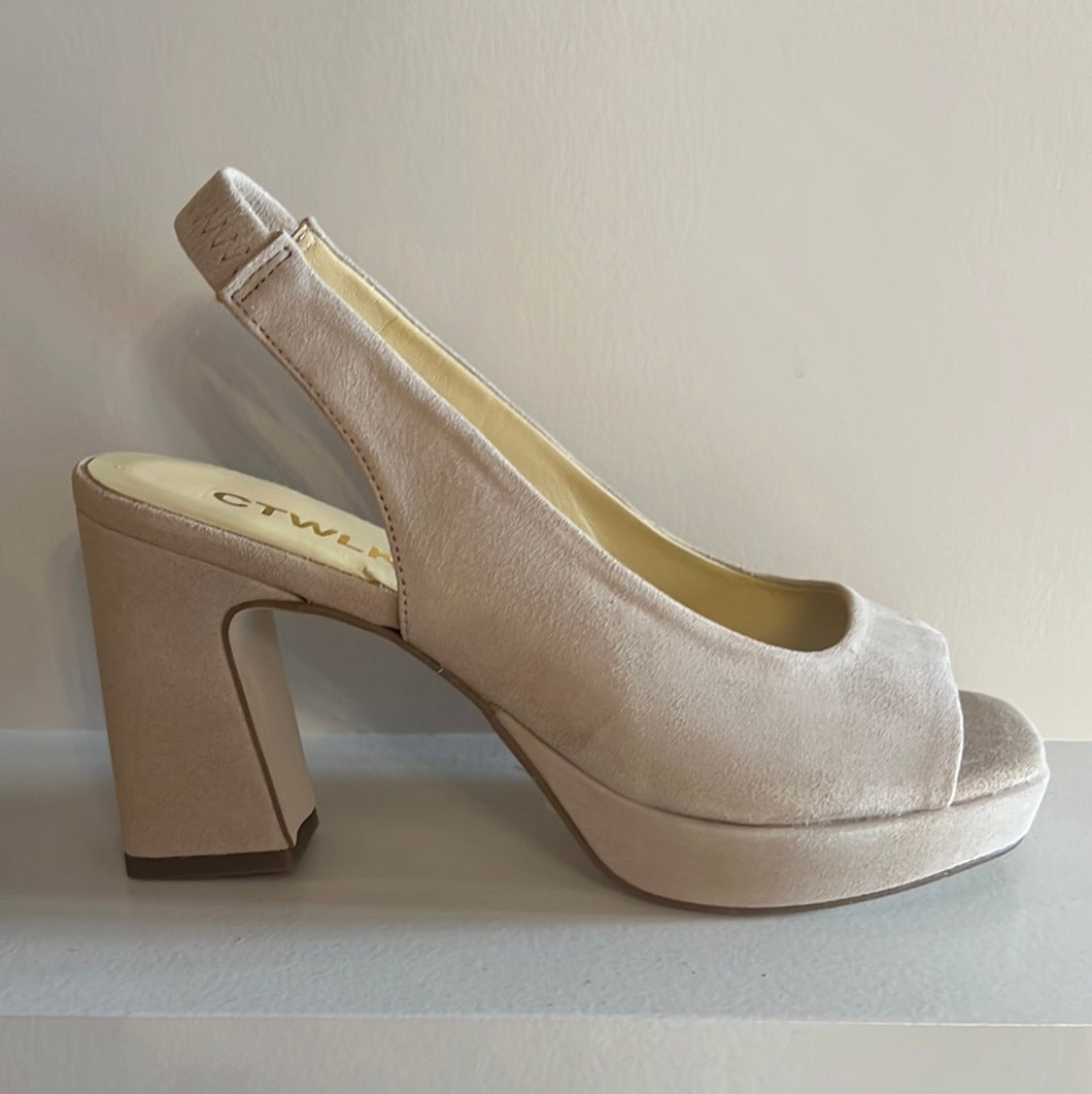 Beige dain pump