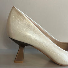 Afbeelding in Gallery-weergave laden, Beige lak pump
