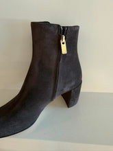 Afbeelding in Gallery-weergave laden, LYNN BROWN BOOTIE
