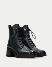 Afbeelding in Gallery-weergave laden, Zwarte boot
