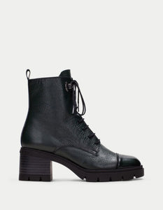 Zwarte boot