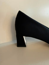 Afbeelding in Gallery-weergave laden, BLACK PUMP

