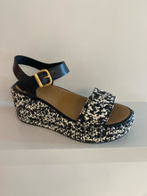 Afbeelding in Gallery-weergave laden, SANDAL BLACK/WHITE
