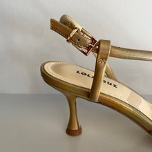 Afbeelding in Gallery-weergave laden, Goudkleurige metallic sandaal
