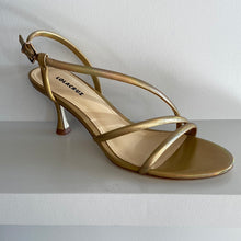Afbeelding in Gallery-weergave laden, Goudkleurige metallic sandaal
