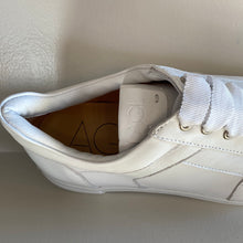 Afbeelding in Gallery-weergave laden, MINOS
