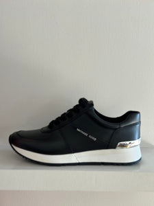 Zwarte sneaker