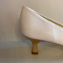 Afbeelding in Gallery-weergave laden, WHITE PUMP
