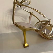Afbeelding in Gallery-weergave laden, Goudkleurige sandaal
